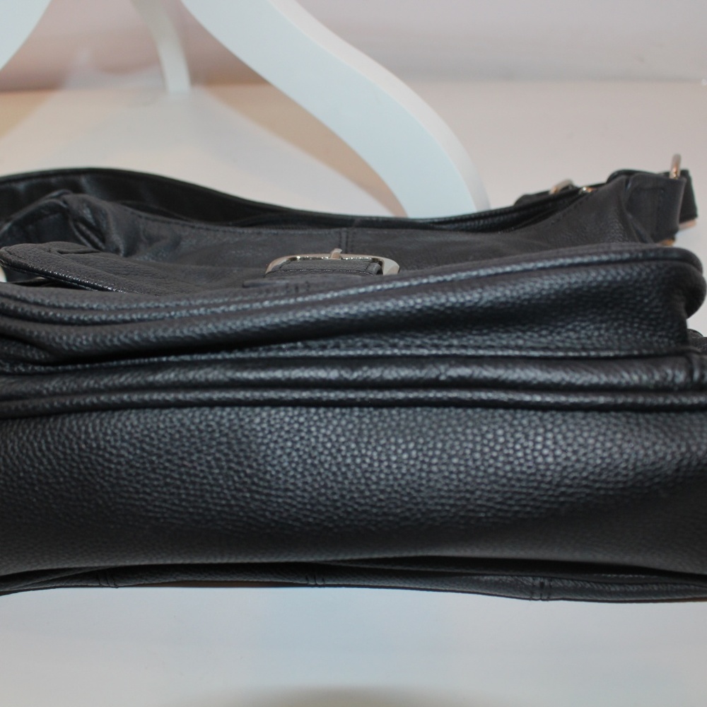 Beautiful Pebbled Black Leather Mid Size Satchel - Picture 6 of 7